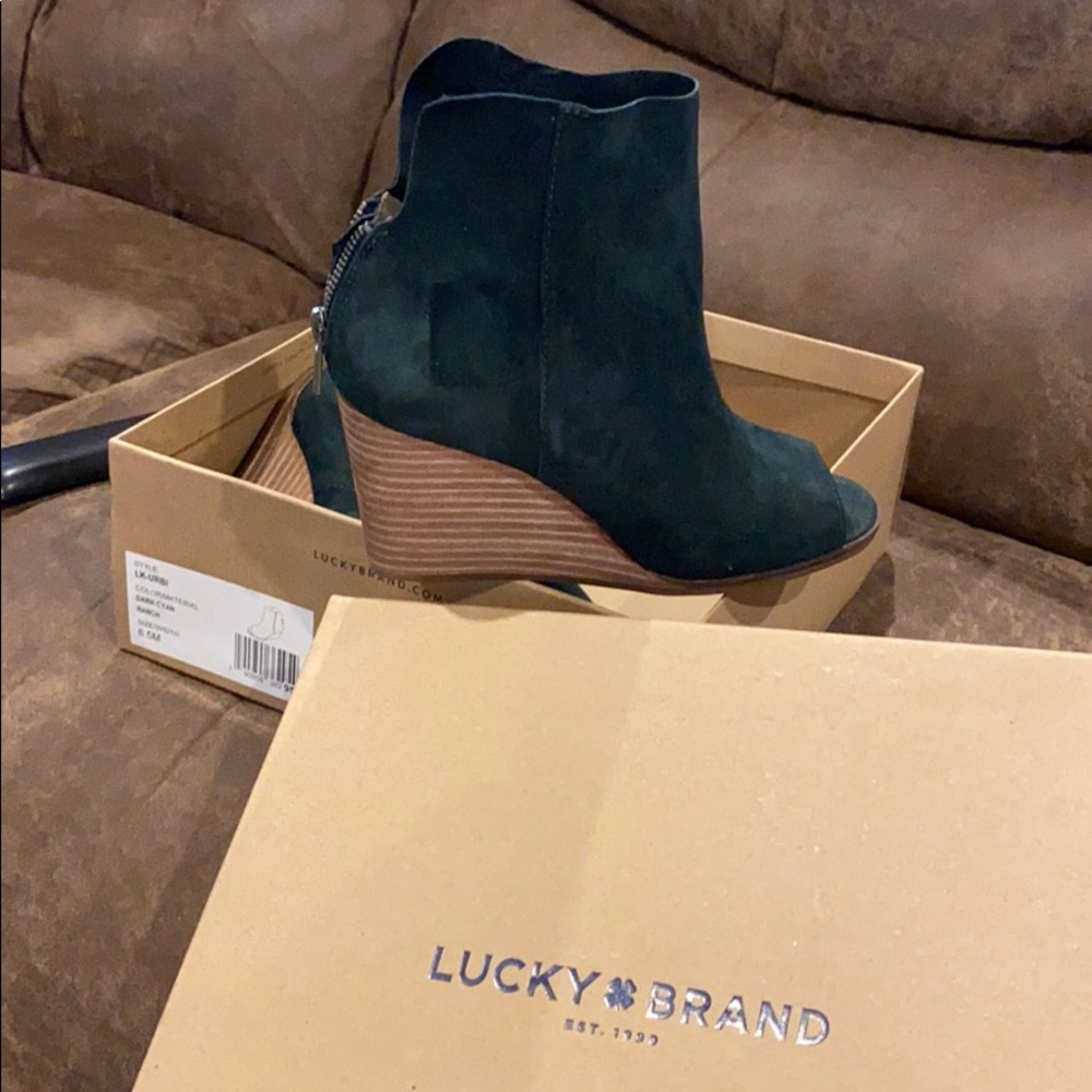Lucky Brand peep toe wedge never worn